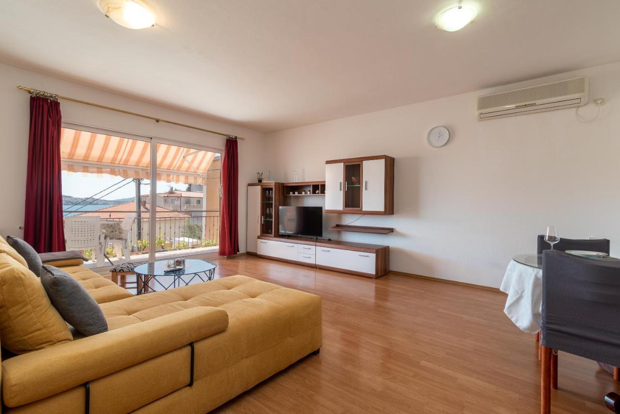 Comfortable Apartment Near The Sea トロギール エクステリア 写真