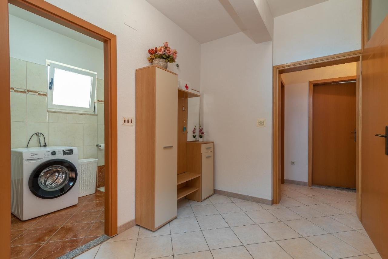 Comfortable Apartment Near The Sea トロギール エクステリア 写真