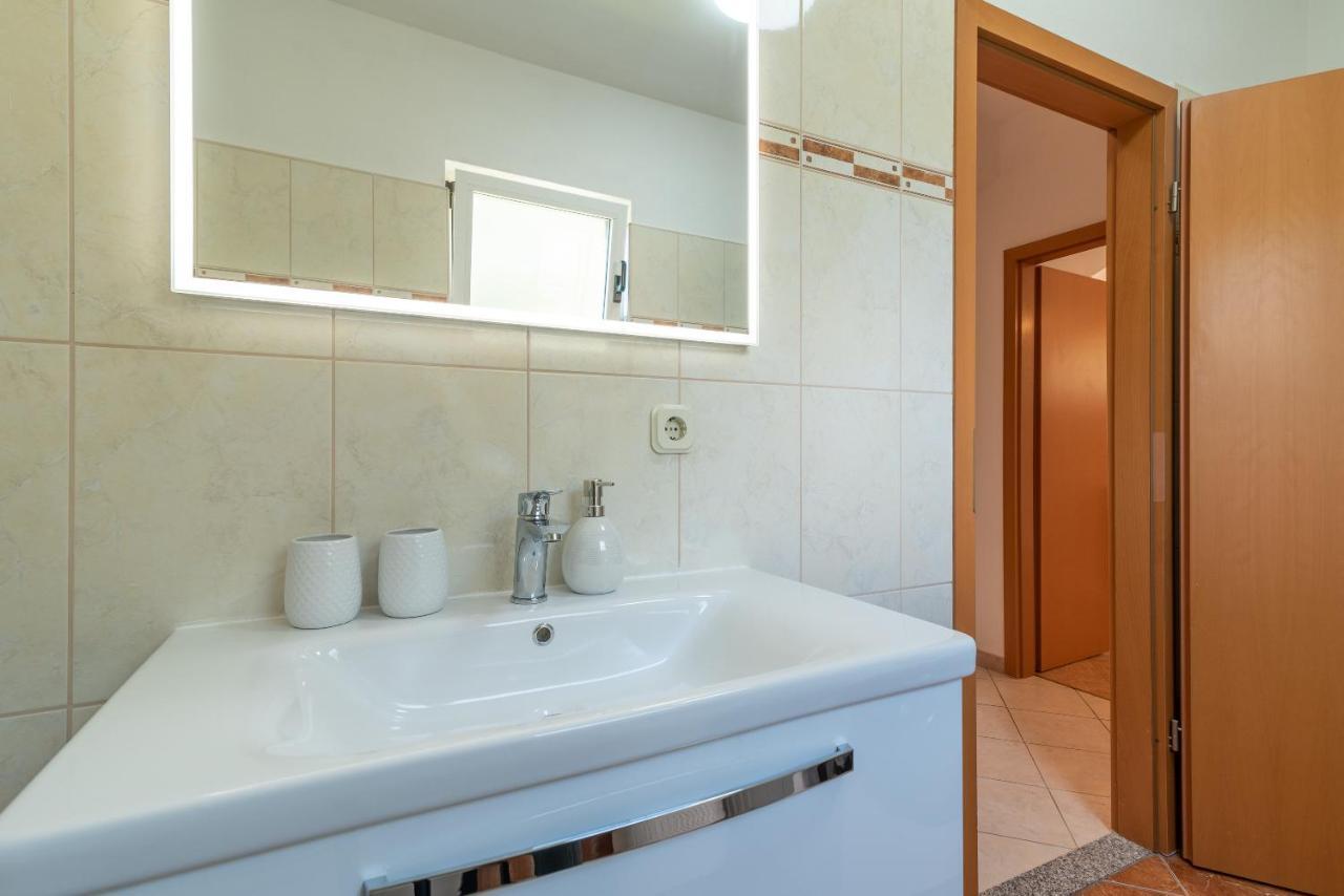 Comfortable Apartment Near The Sea トロギール エクステリア 写真