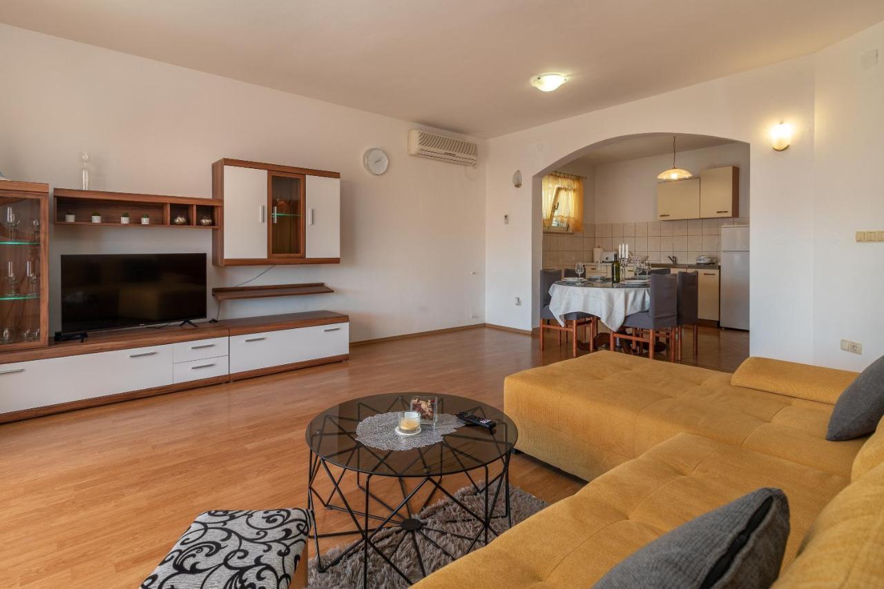 Comfortable Apartment Near The Sea トロギール エクステリア 写真