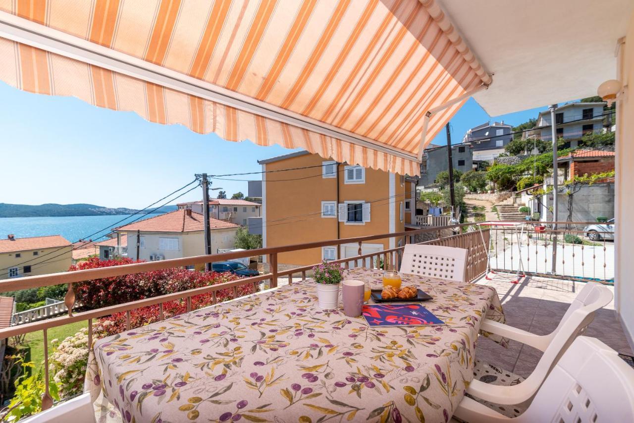 Comfortable Apartment Near The Sea トロギール エクステリア 写真