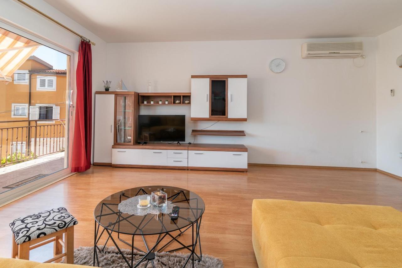 Comfortable Apartment Near The Sea トロギール エクステリア 写真