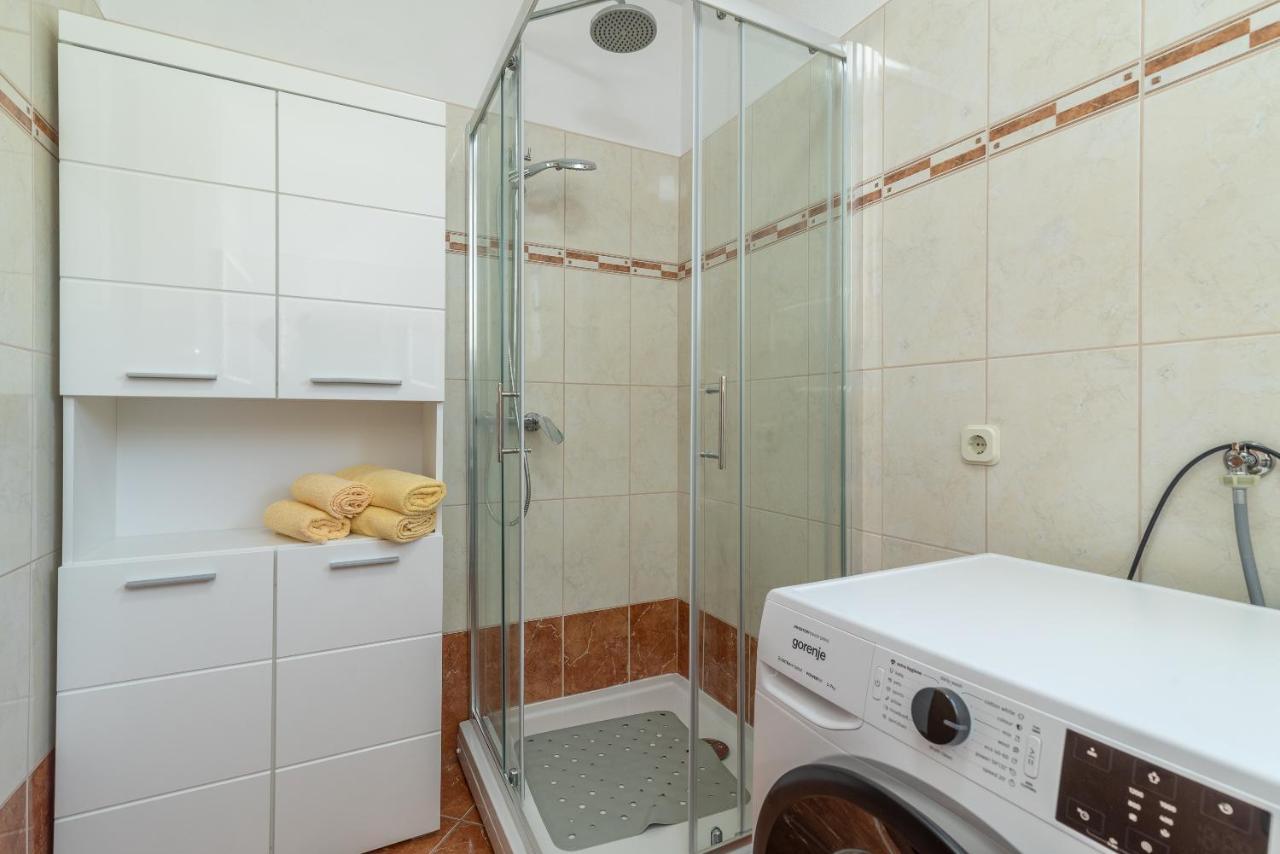 Comfortable Apartment Near The Sea トロギール エクステリア 写真