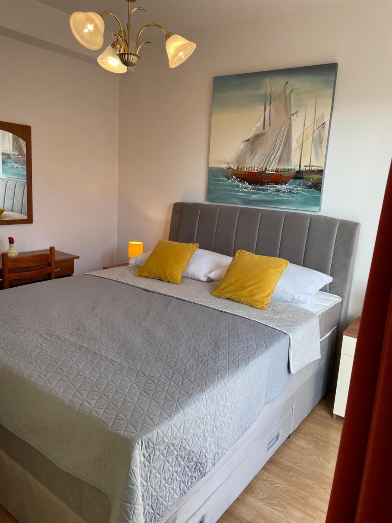 Comfortable Apartment Near The Sea トロギール エクステリア 写真